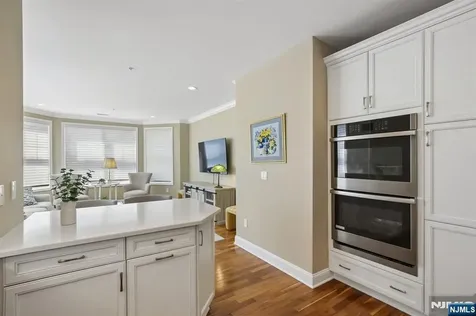 5211 Pointe Gate Drive Livingston NJ 07039