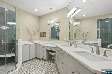 5211 Pointe Gate Drive Livingston NJ 07039