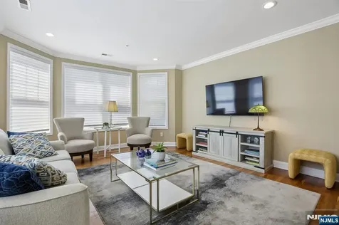 5211 Pointe Gate Drive Livingston NJ 07039