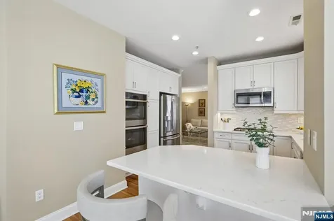 5211 Pointe Gate Drive Livingston NJ 07039
