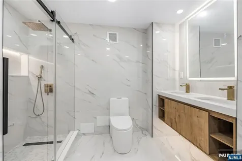 300 Winston Cliffside Park NJ 07010