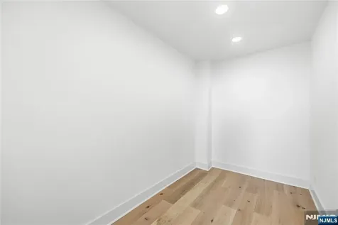 300 Winston Cliffside Park NJ 07010