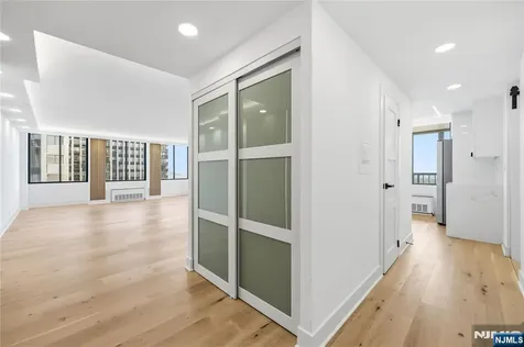 300 Winston Cliffside Park NJ 07010