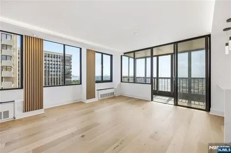 300 Winston Cliffside Park NJ 07010