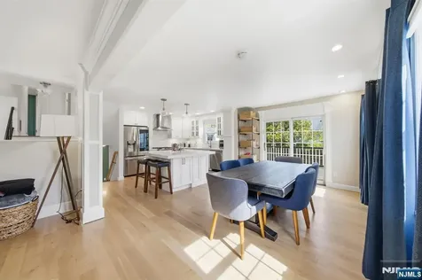 13 Dogwood Court Paramus NJ 07652