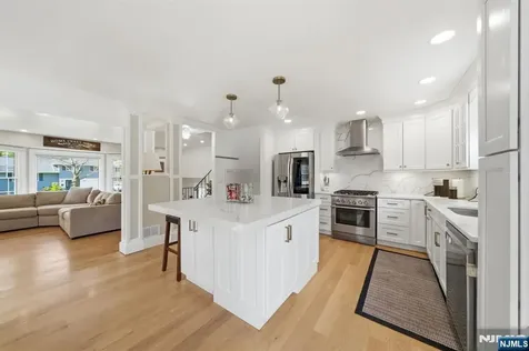 13 Dogwood Court Paramus NJ 07652