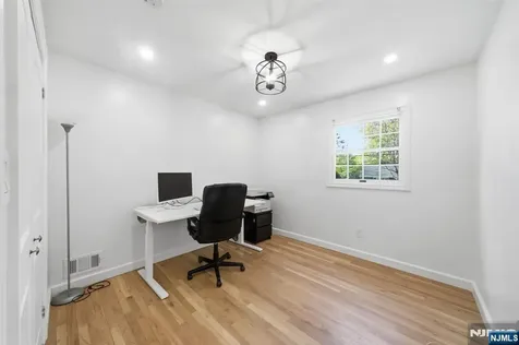 13 Dogwood Court Paramus NJ 07652