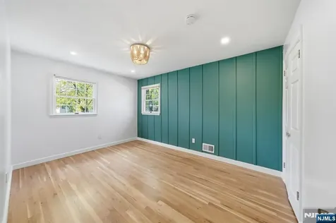 13 Dogwood Court Paramus NJ 07652