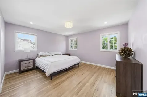 13 Dogwood Court Paramus NJ 07652