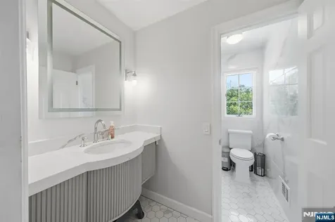 13 Dogwood Court Paramus NJ 07652