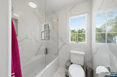 13 Dogwood Court Paramus NJ 07652