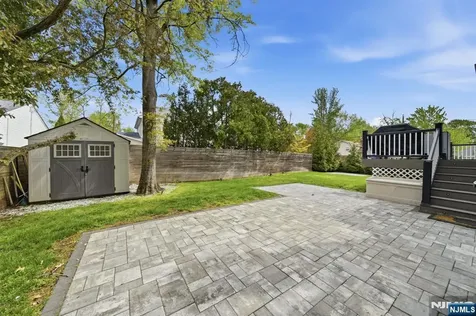 13 Dogwood Court Paramus NJ 07652
