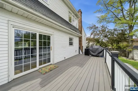 13 Dogwood Court Paramus NJ 07652