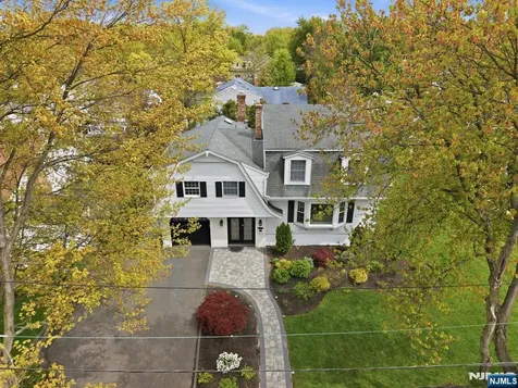13 Dogwood Court Paramus NJ 07652