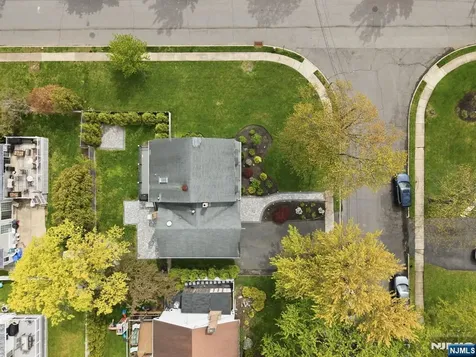 13 Dogwood Court Paramus NJ 07652