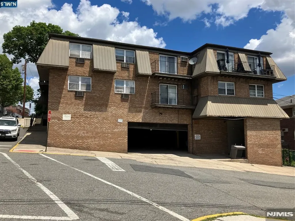 154 Rothwell Avenue Cliffside Park NJ 07010