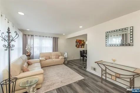 11 Hansen Street Lodi NJ 07644