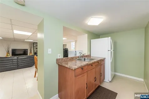 11 Hansen Street Lodi NJ 07644