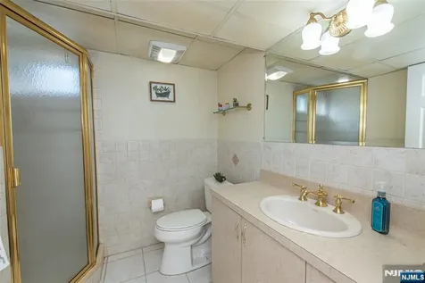 11 Hansen Street Lodi NJ 07644