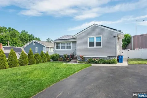 11 Hansen Street Lodi NJ 07644