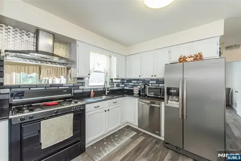 11 Hansen Street Lodi NJ 07644