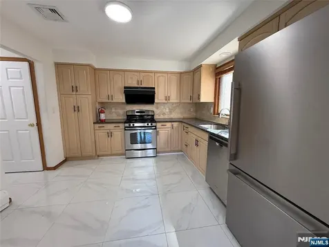 477 3rd Street Palisades Park NJ 07650