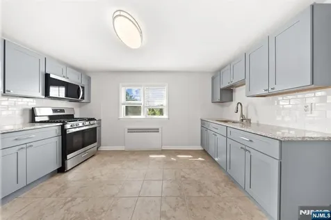 81 Grant Avenue Clifton NJ 07011