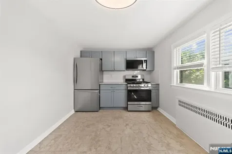 81 Grant Avenue Clifton NJ 07011