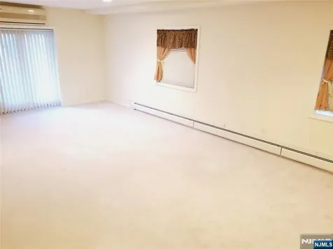 393 Washington Avenue Cliffside Park NJ 07010
