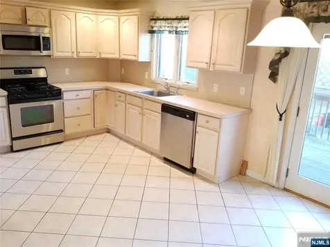 393 Washington Avenue Cliffside Park NJ 07010