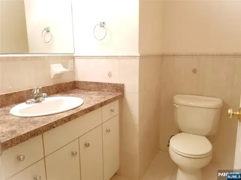393 Washington Avenue Cliffside Park NJ 07010