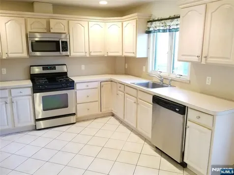 393 Washington Avenue Cliffside Park NJ 07010