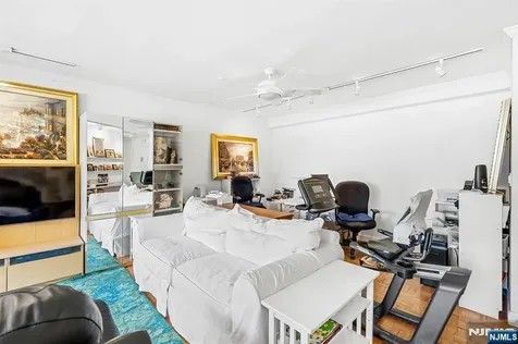 1375 River Road Edgewater NJ 07020