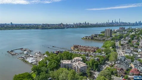 1375 River Road Edgewater NJ 07020
