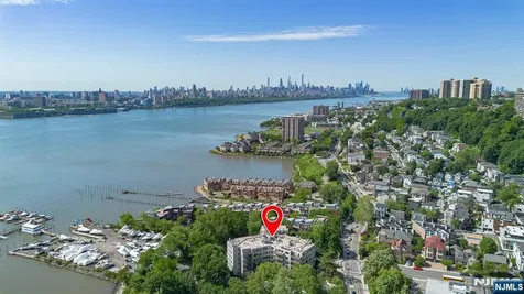 1375 River Road Edgewater NJ 07020