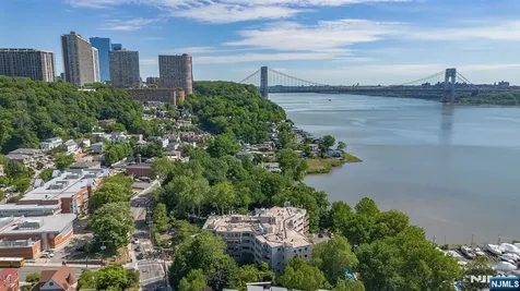 1375 River Road Edgewater NJ 07020