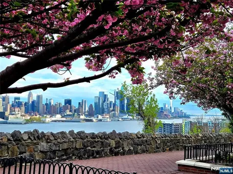 6600 Boulevard E West New York NJ 07093