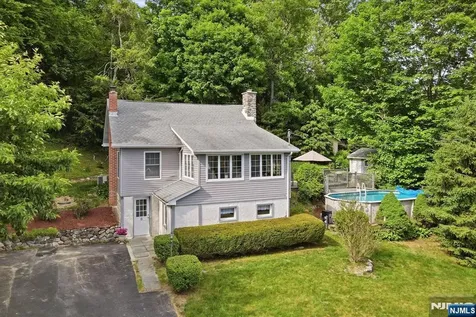 8 Ivan Road West Milford NJ 07480
