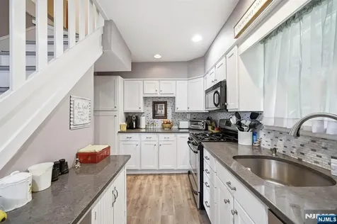8 Ivan Road West Milford NJ 07480