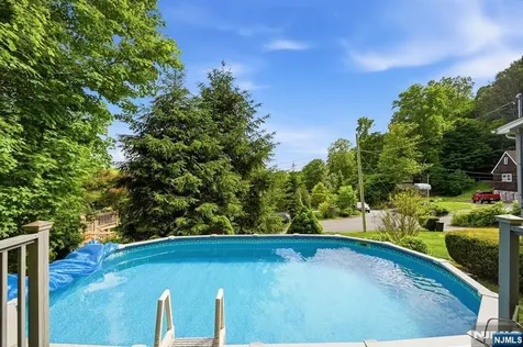 8 Ivan Road West Milford NJ 07480