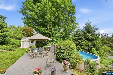 8 Ivan Road West Milford NJ 07480