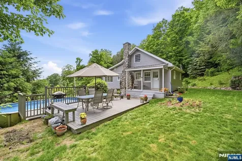 8 Ivan Road West Milford NJ 07480