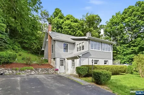 8 Ivan Road West Milford NJ 07480