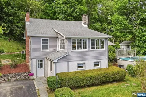 8 Ivan Road West Milford NJ 07480