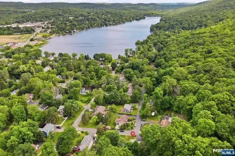 8 Ivan Road West Milford NJ 07480