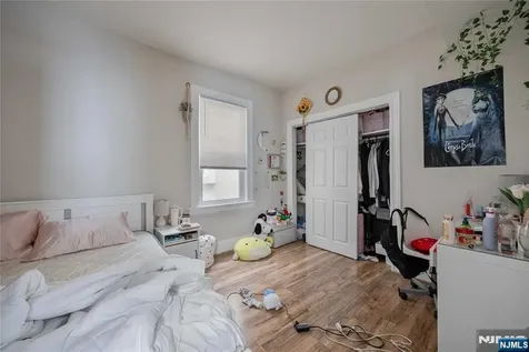196 Windsor Street Kearny NJ 07032
