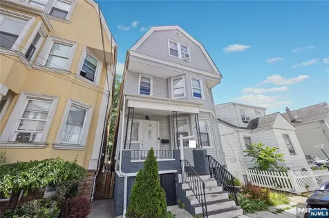 196 Windsor Street Kearny NJ 07032