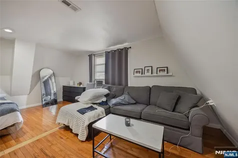 196 Windsor Street Kearny NJ 07032