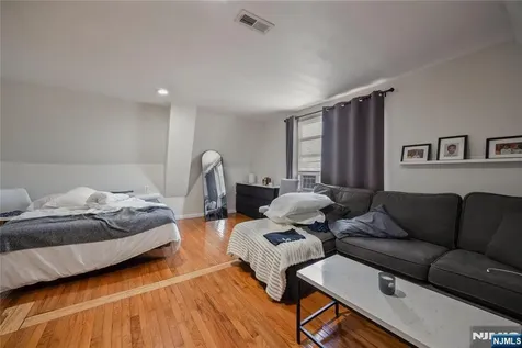 196 Windsor Street Kearny NJ 07032
