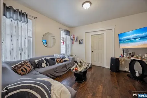 196 Windsor Street Kearny NJ 07032